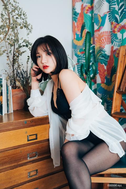 Ye-Eun - Office Girl Vol.1